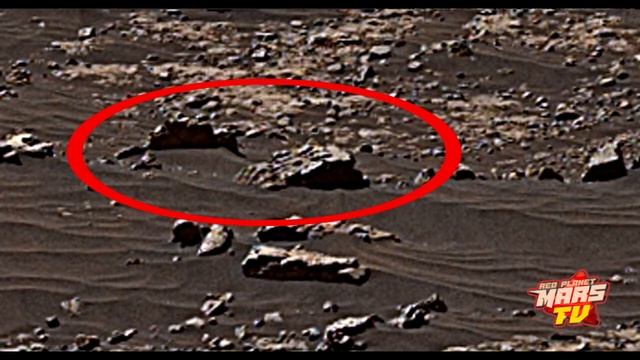 Mars (Curiosity) [rover anomalies] {images} [photos] (pictures) (mountains)  strange shapes weird