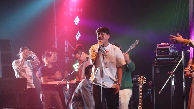 POLYCAT x STAMP x JEN Electric Neon Lamp - Animation - Live @ Fungjai Crossplay B Side смотреть онлайн