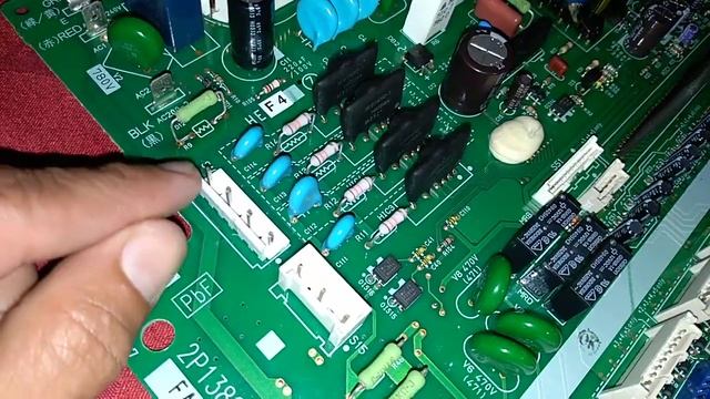Daikin multi zone Error code U4 how to repair??I I'll show you смотреть онлайн