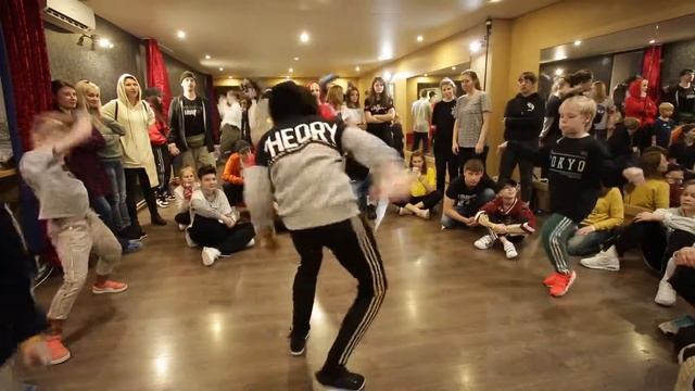 NEW RULES BATTLE | ИСКРА | Hip-Hop Beginners | 1/4 Final Абрамов Даниил vs Артемий Гришин смотреть онлайн