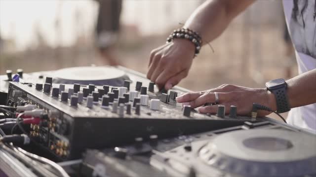 Relax Music - Chill Vibes