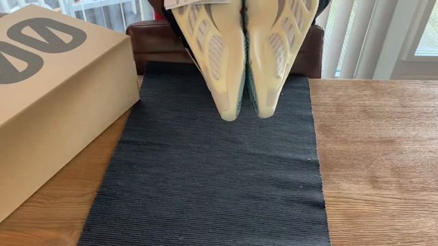 Adidas Yeezy 700 v3 Azeal unboxing first look смотреть онлайн
