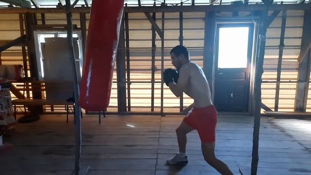 Отработка на груши нокаута Майка Тайсона с Хектором Мерседесем! смотреть онлайн