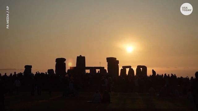 Watch: Stonehenge hosts summer solstice 2023 gathering | USA TODAY смотреть онлайн