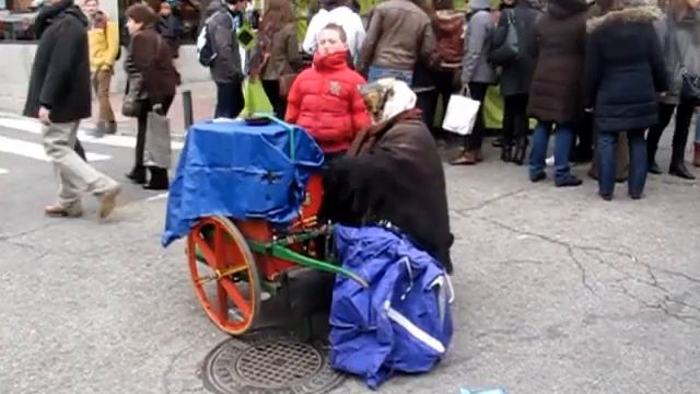 Músicos Callejeros - Organillo - El Rastro 17.03.2013 смотреть онлайн