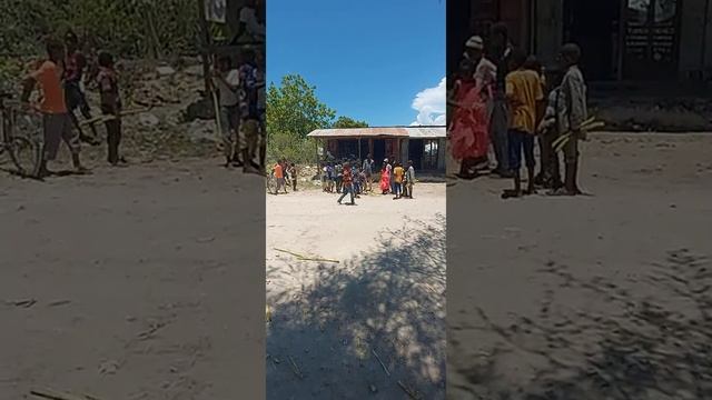 #zanzibar #africa Занзибар,Нунгви,дорога на Барака Аквариум,дети кушают тростник,24 марта 2021 г. смотреть онлайн