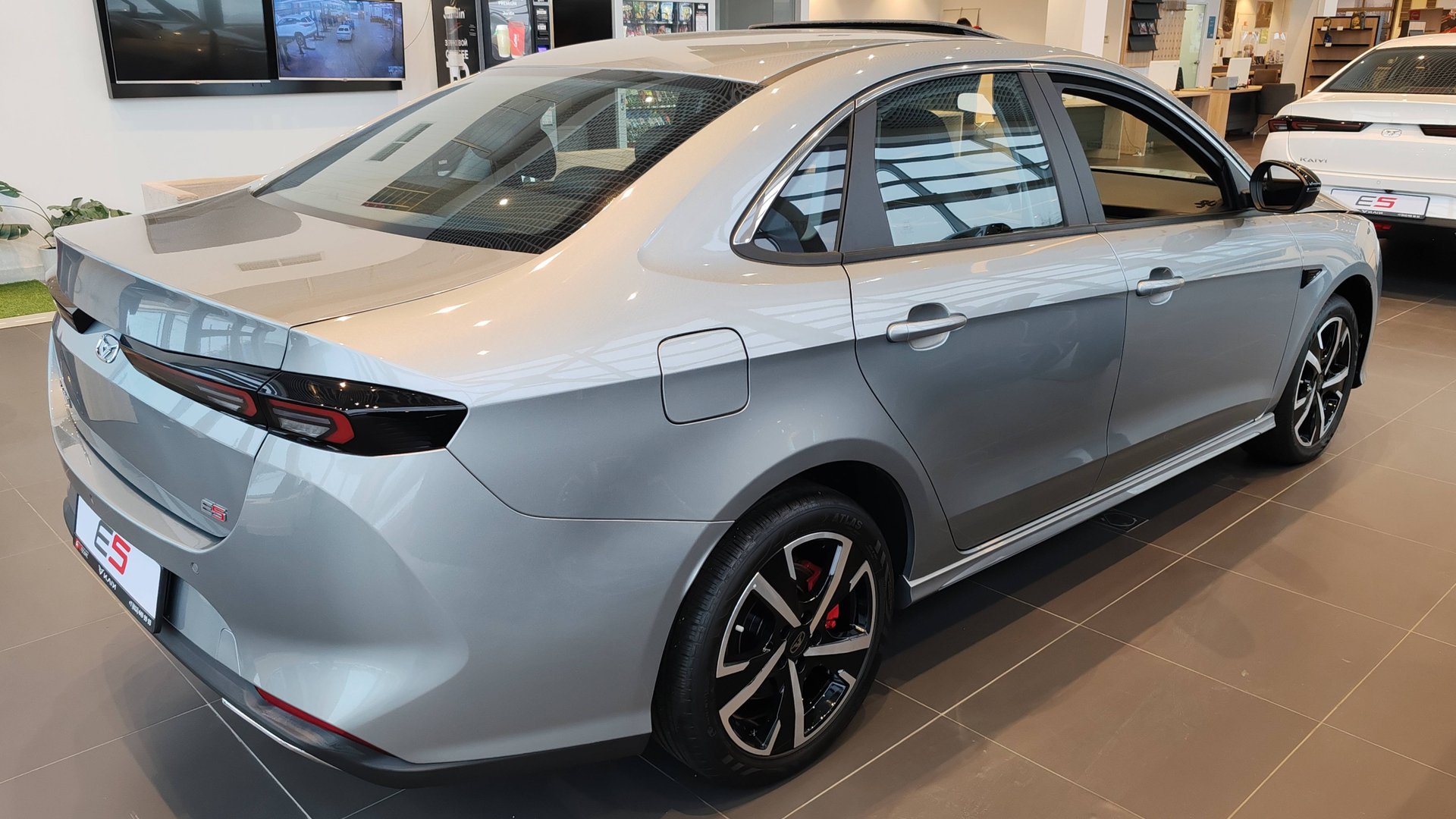 KAIVI Е5 обзор салона и снаружи 2025 смотреть онлайн