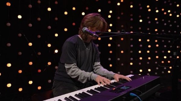 Angie McMahon - Letting Go (Live on KEXP)
