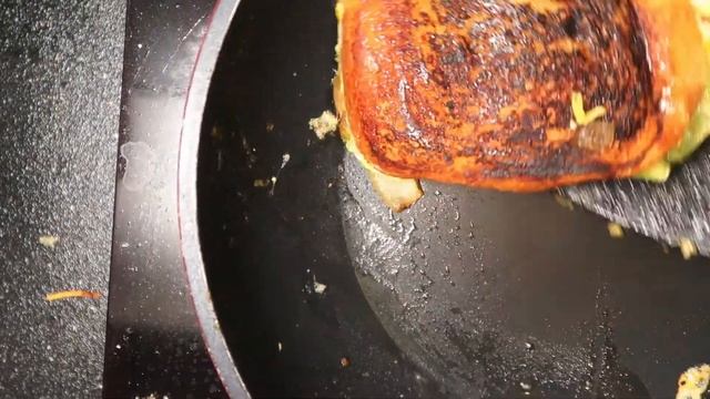 Halle Berry's BEST BREAKFAST SANDWICH in L.A. (Los Angeles)! - Copycat Recipe & Review! Viral Food смотреть онлайн
