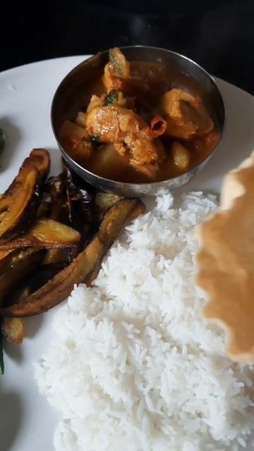 Chicken curry with raddish and potato| Please like share comment and subscribe the channel 🙏 смотреть онлайн