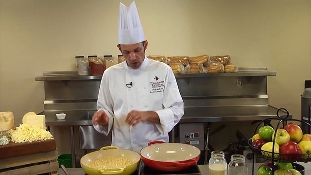 In The Kitchen: Easy Apple and Chicken Sausage Mac & Cheese смотреть онлайн