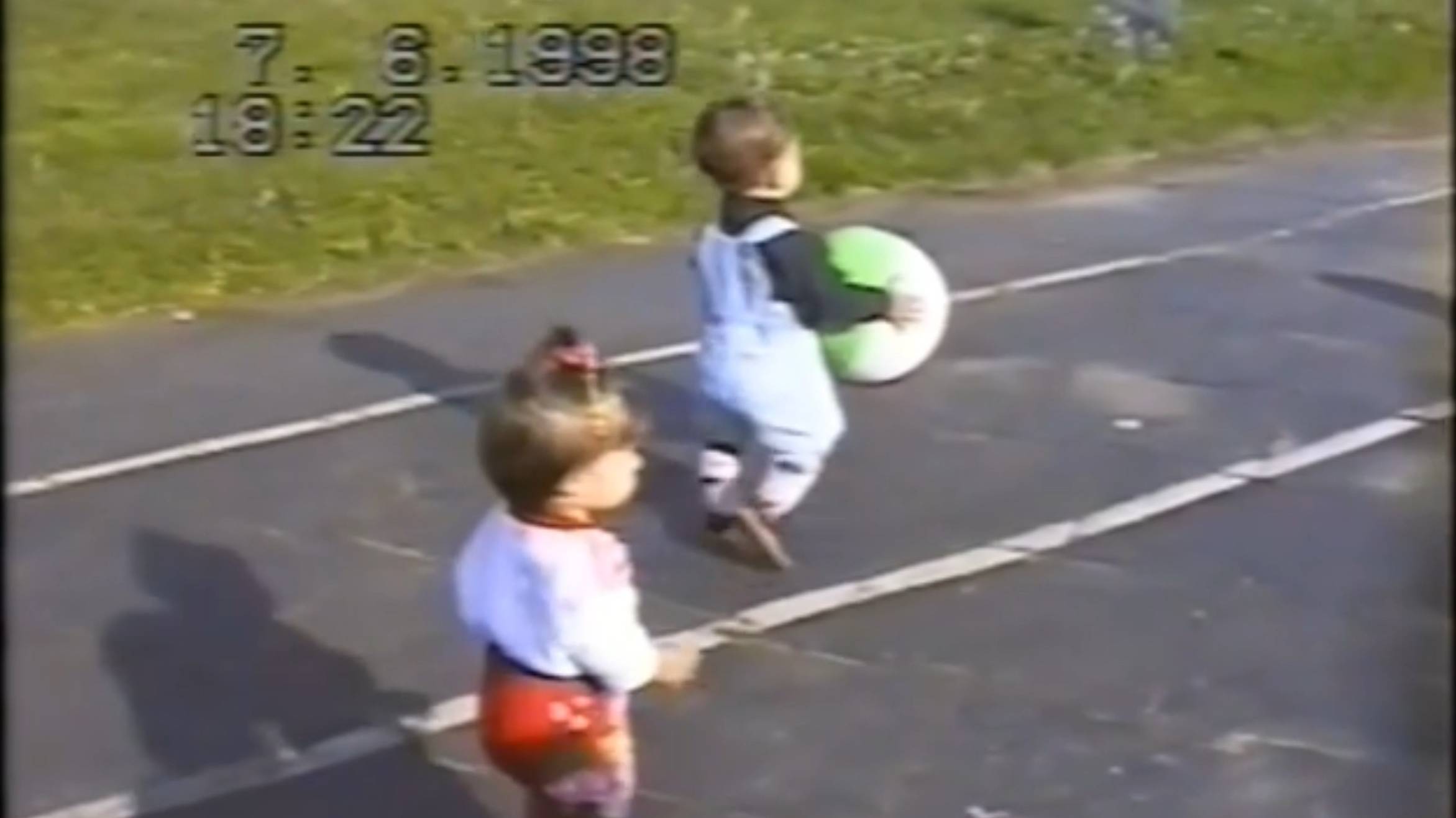 Саша Г и Саша К, лето 1998г смотреть онлайн