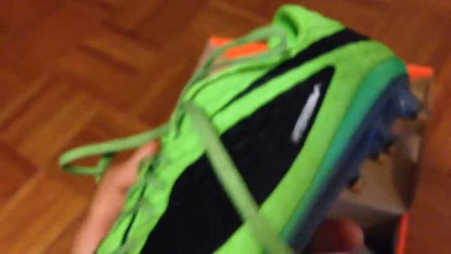 Nike hypervenom phantom Flash Lime смотреть онлайн