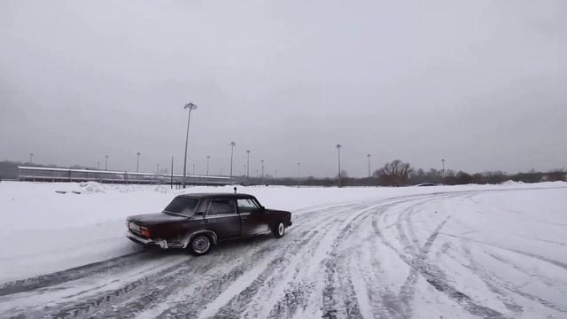 Дрифт в Печатниках. Взгляд с воздуха. Съемка Дроном. смотреть онлайн