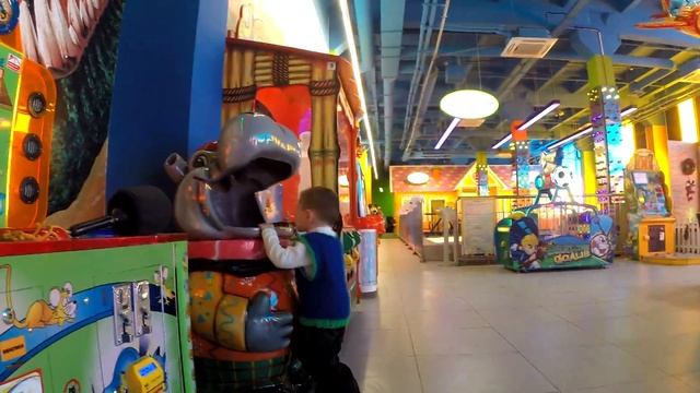 В игровом зале ТЦ "ОРЕХ" НГ 2016 смотреть онлайн