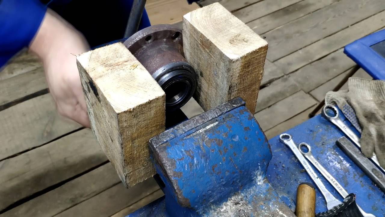 Замена ступичного подшипника Лада Гранта смотреть онлайн