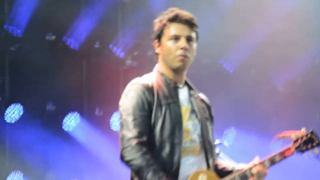 Stereophonics - Maybe Tomorrow Live At V Festival Weston Park August 2013 смотреть онлайн