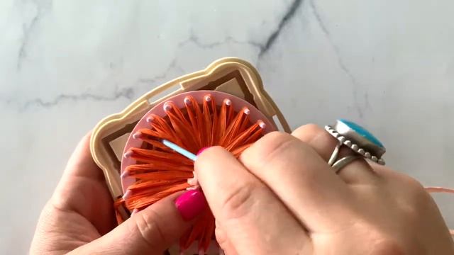 How to Make a Raffia Flower Tote Bag with Clover's Flower Loom - Country Peony Blog смотреть онлайн