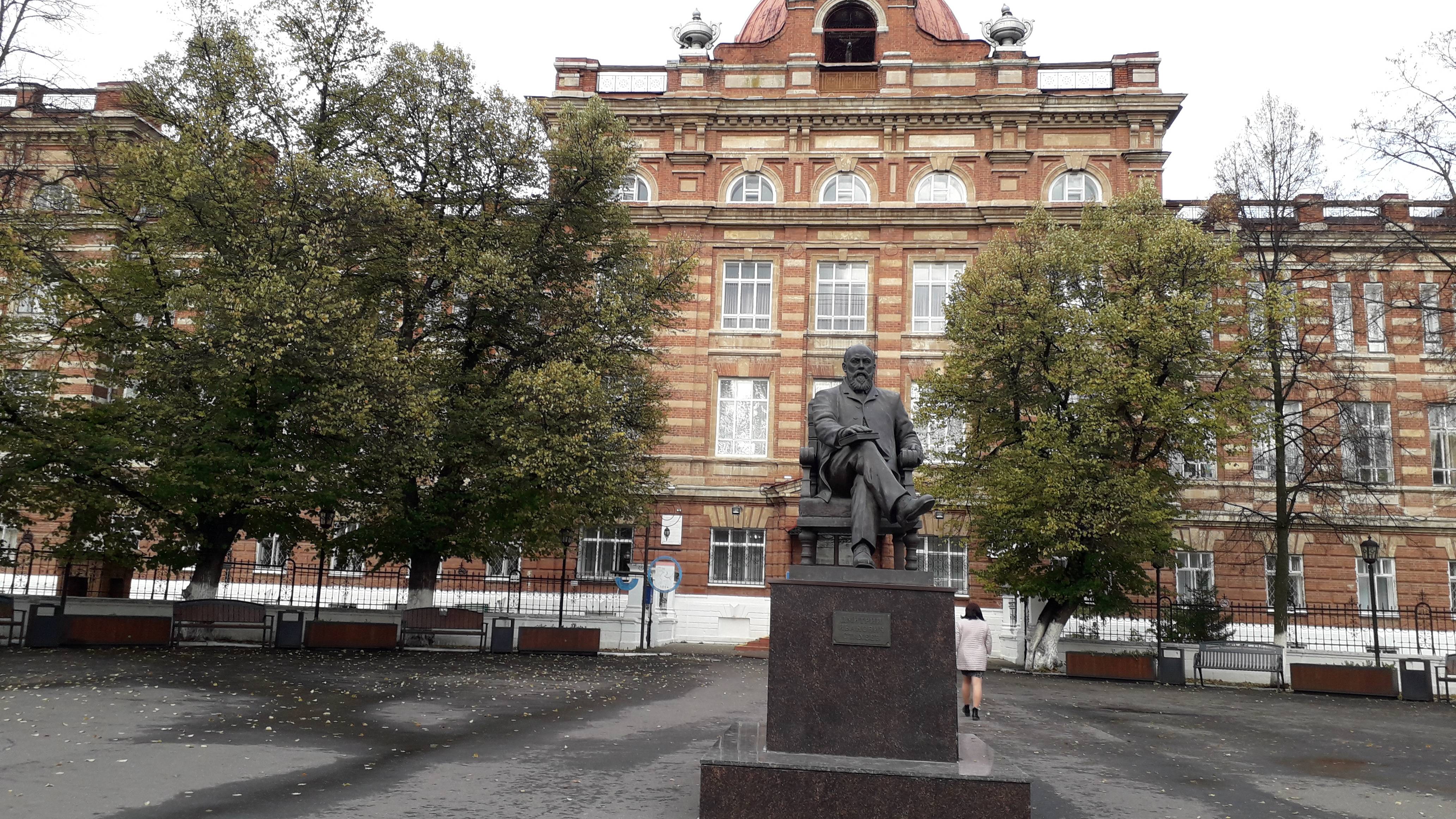 Гостеприимный Татарстан, Елабуга - знаменитый и красивый город. Казанская улица. смотреть онлайн