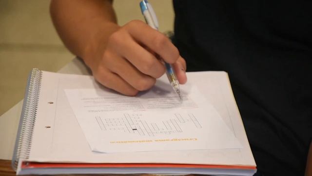 Clases del Liceo 5 en el Aulario de FCEA смотреть онлайн