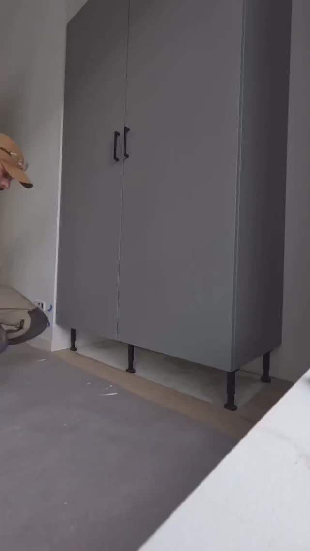 Закрыть ножки мебели панелью