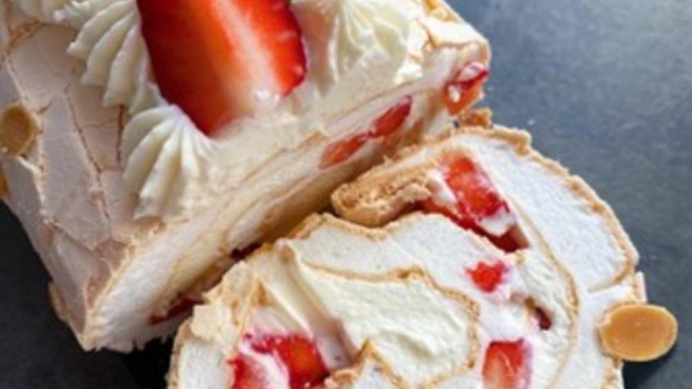 Меренговый рулет «Павлова» 2025