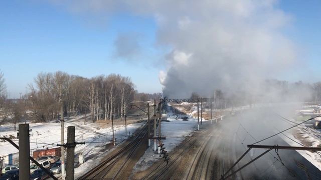 Паровоз П36-0147 с пригородным поездом смотреть онлайн