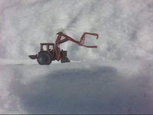 Погрузчик фронтальный ПФ-0,8 (ПФ-0,5Б) на базе трактора ЮМЗ-6АКЛ «Беларусь». Стогомет.