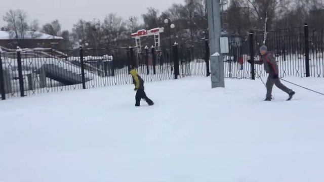 Я почти обогнал деду на лыжах!!! смотреть онлайн