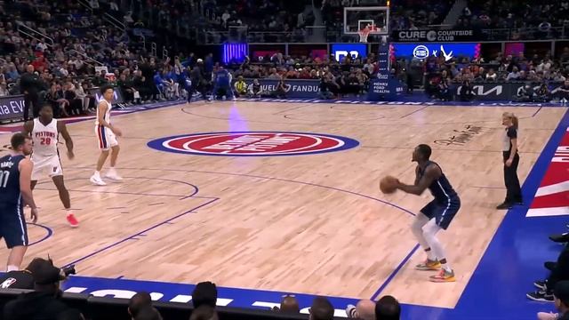 Luka Must Have Eyes In The Back Of His Head 👀 смотреть онлайн