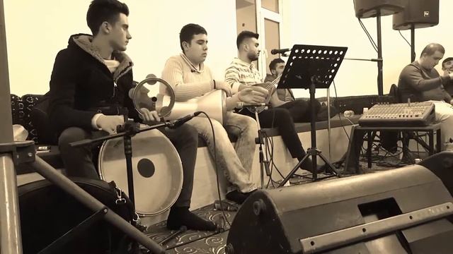 Ayaşlı Ali Tuna & Kibar Kız - Menekşe Mordur смотреть онлайн
