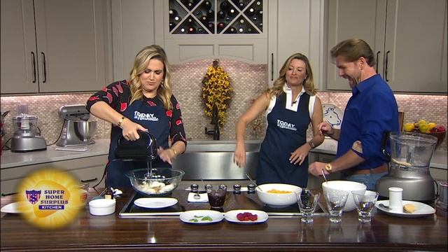 Chef Jim Norton's Roasted Peaches with Raspberries and Cream Cheese Mousse смотреть онлайн