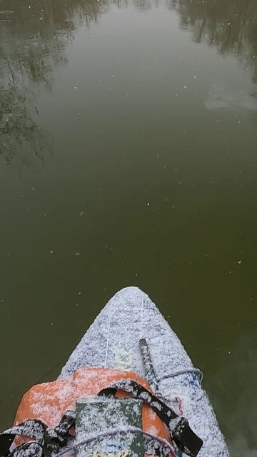 SUP под снегопадом смотреть онлайн