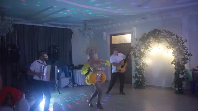 Пародистка Оли Поляковой. Шоу пародий на праздник. Театр пародий ХатХор. 0631821886 смотреть онлайн