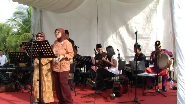 D'temasek Mak Momo Jali Jali смотреть онлайн