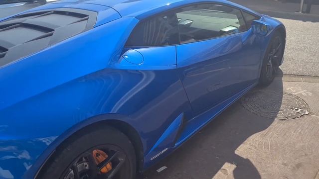 Spotted these amazing cars outside Hotel Martinez in Cannes смотреть онлайн