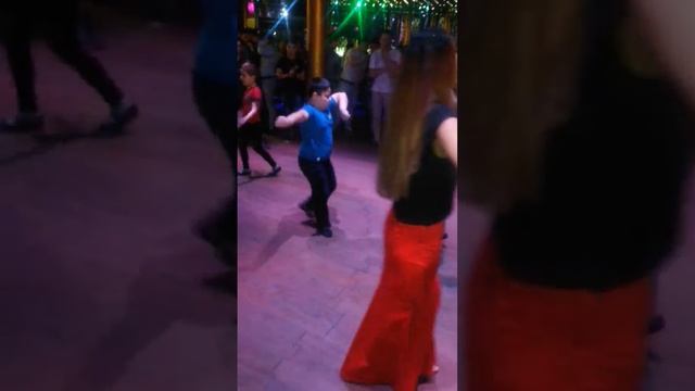 Лезгинка в клубе Холидей. смотреть онлайн