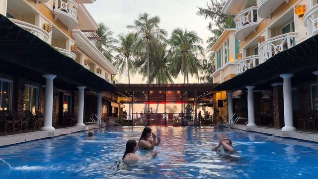 Summer Vlog 2024: Exploring Diniwid Beach | Birthday Celeb at Epic Boracay | Food🥞Dancing💃Swimming🏊 смотреть онлайн