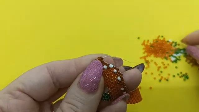 ИМБИРНЫЙ ОЛЕНЬ. Кирпичное плетение. Часть 4_5. (360p) смотреть онлайн