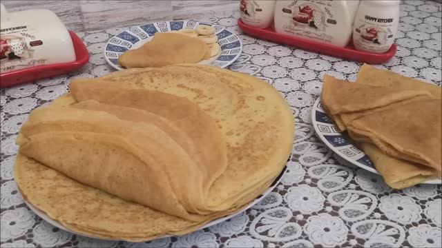 Блины на КЕФИРЕ и КИПЯТКЕ рецепт. Ажурные блинчики. Блины со сгущенкой и бананом. смотреть онлайн