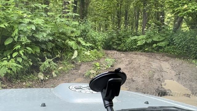 Стоковый Сузуки Джимни по бездорожью смотреть онлайн