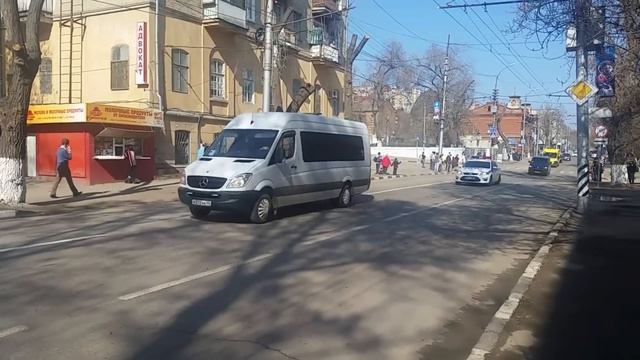 Кортеж Медведева Д. А. в Саратове 15.04.2016 смотреть онлайн