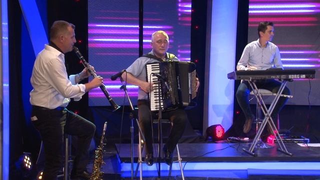 Elena Velevska i Grupa Akademci - Ne se beli Mare mori ne se crvi (Live Quarantine Show) смотреть онлайн