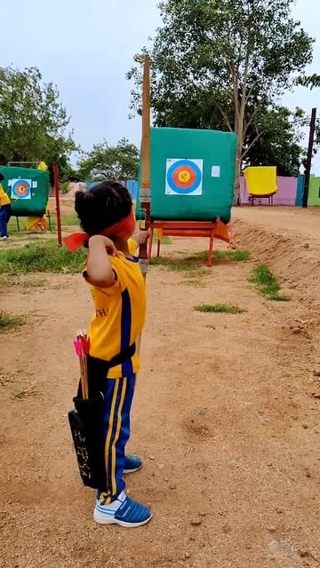 4 years old shoots blind folded #archer #srihitha #rathod смотреть онлайн