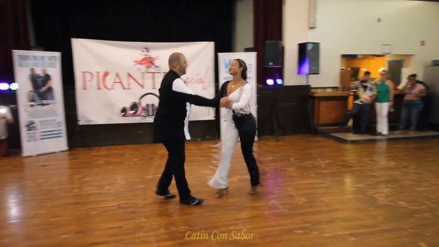 Alex Morel & Desiree Godshell performing live on Saturday 7-9-11 at Picante Social. смотреть онлайн