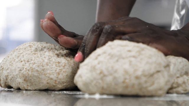 Cracked Wheat Bread смотреть онлайн