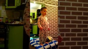 МАЛЕНЬКИЕ ДЕТИ РАЗГОВАРИВАЮТ.  Наш сыночек. Children sing.