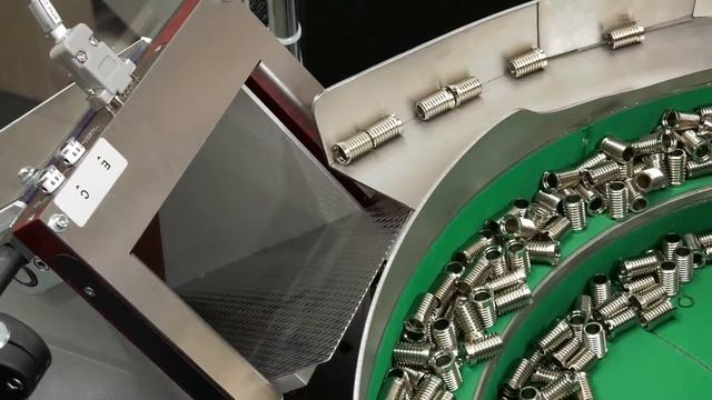 RAMAC автоматический подбор и упаковка наборов сантехнической фурнитуры смотреть онлайн