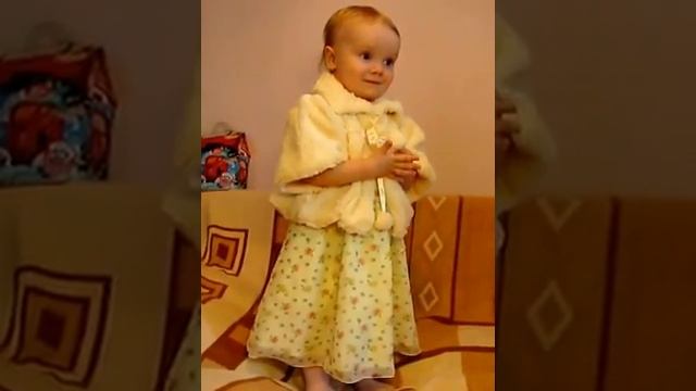 Вика 1год 8 мес смотреть онлайн