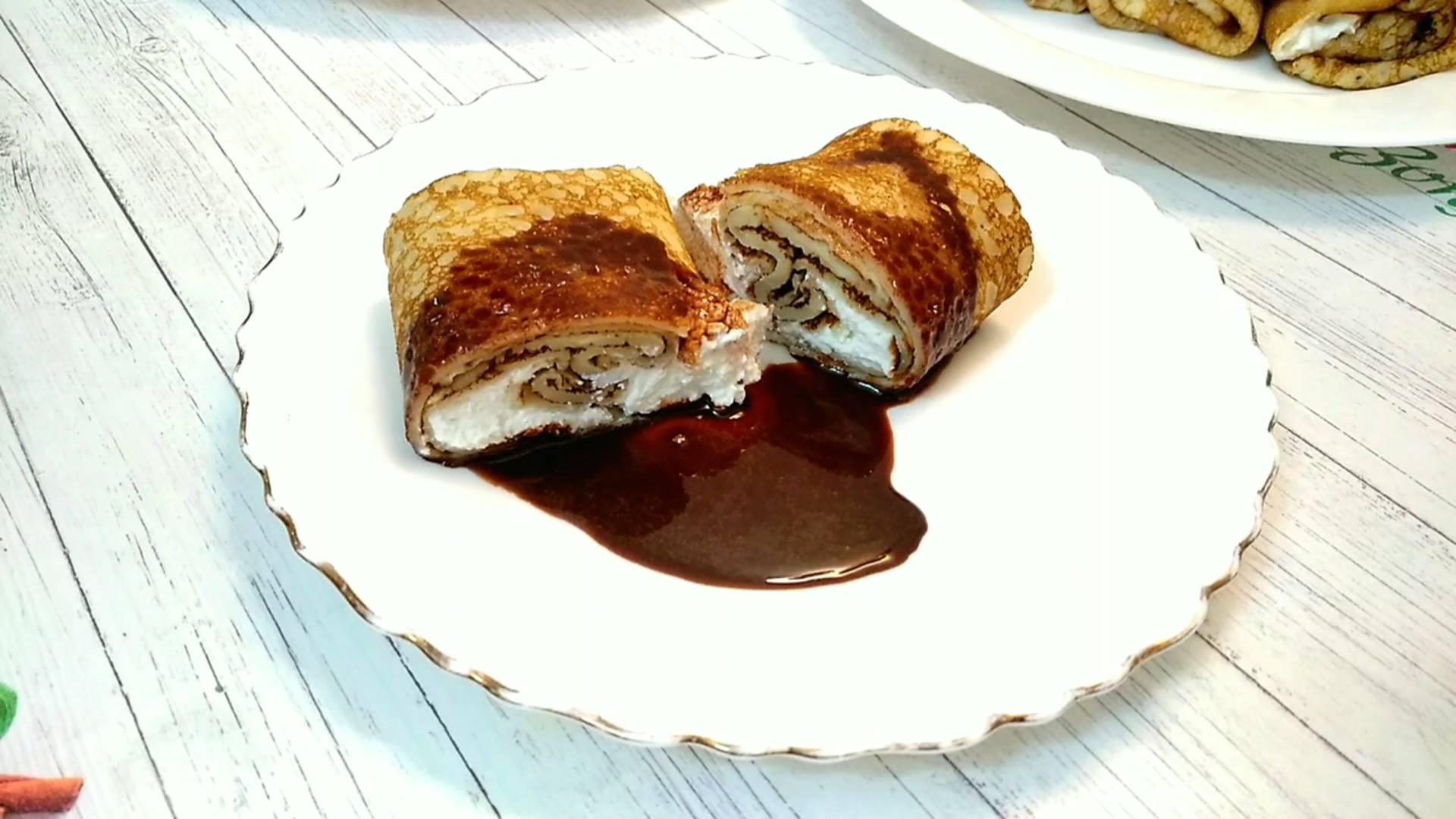 Блинчики с творогом и шоколадным соусом смотреть онлайн